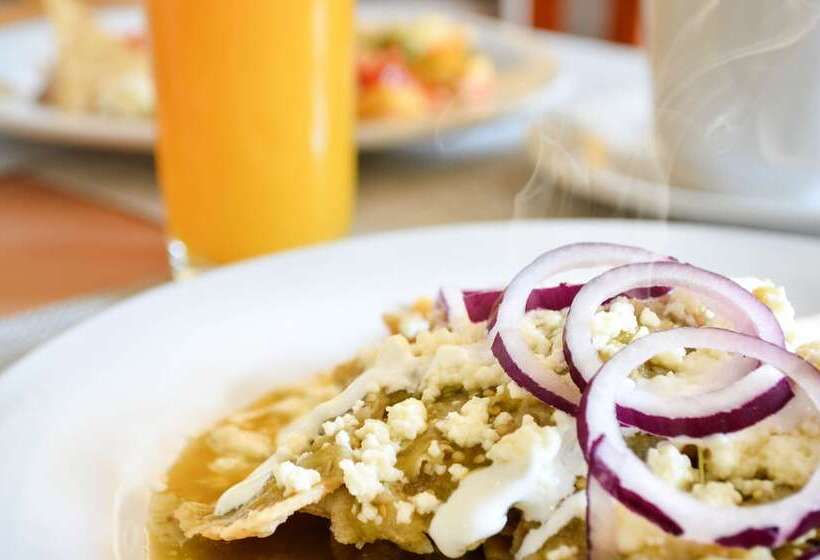 Отель Comfort Inn Queretaro