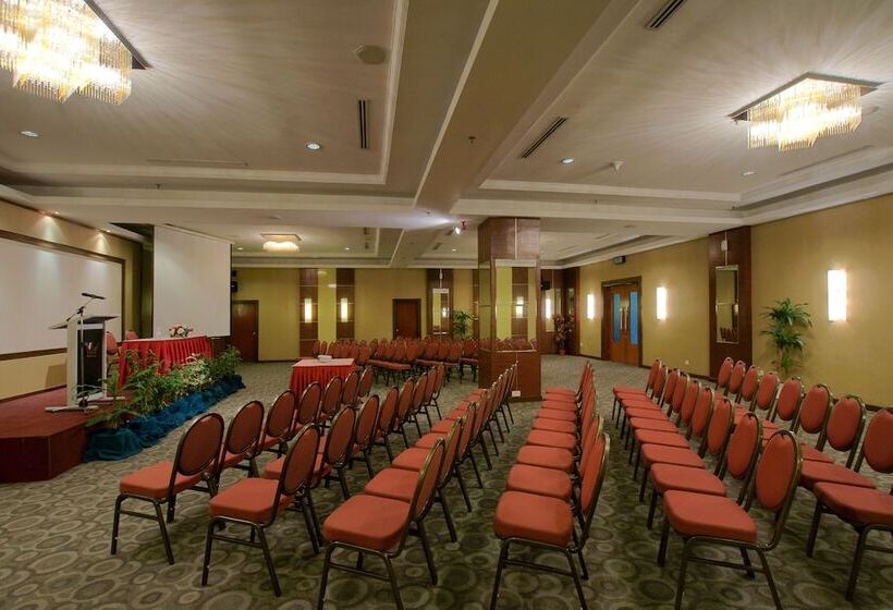 Отель Crystal Crown