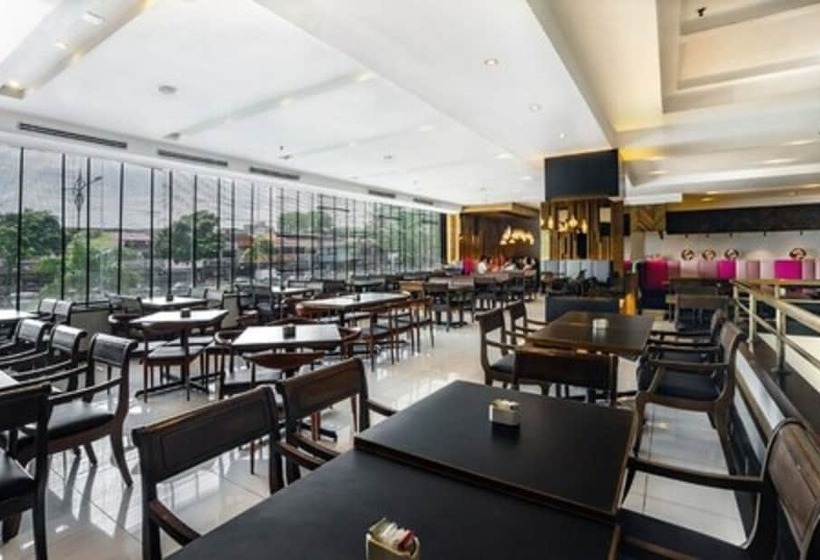 Отель Crystal Crown