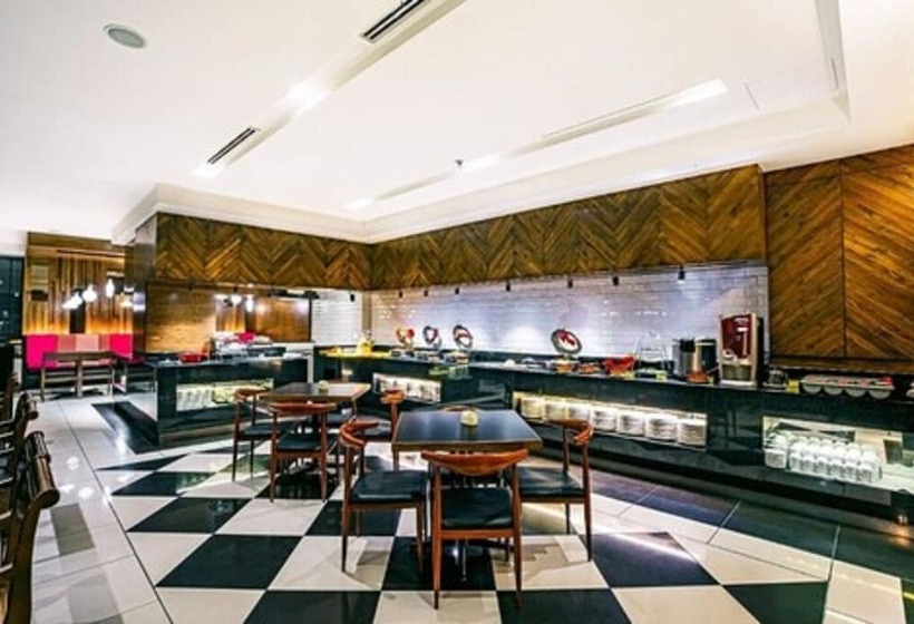 Отель Crystal Crown