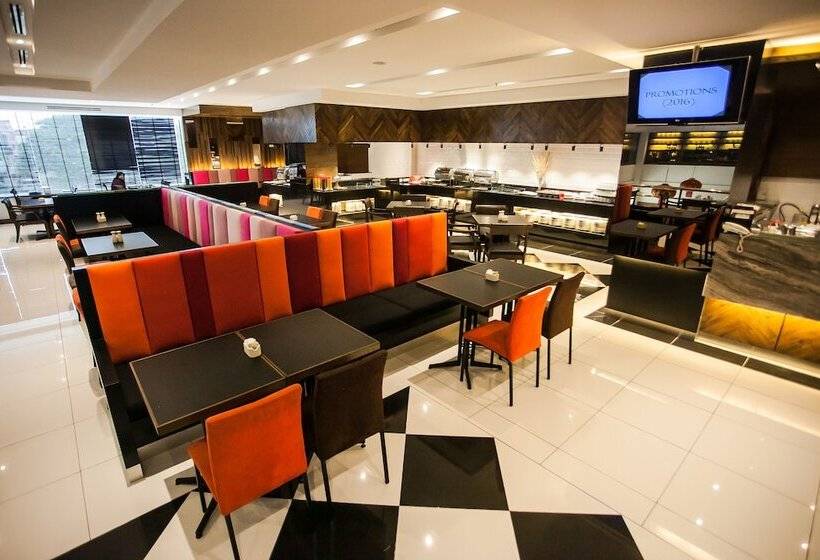 Отель Crystal Crown