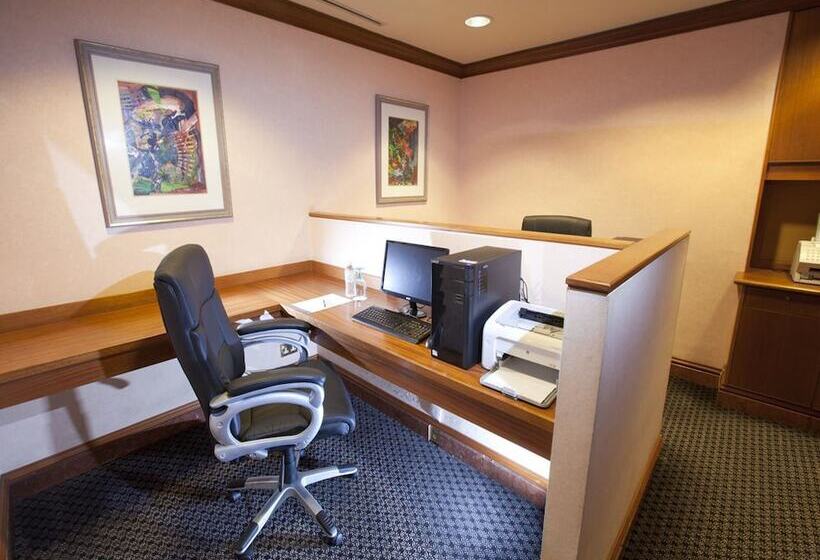 Отель Dorsett Grand Labuan