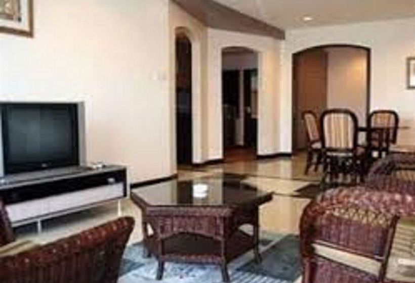 בית מלון כפרי Likas Square Apartment