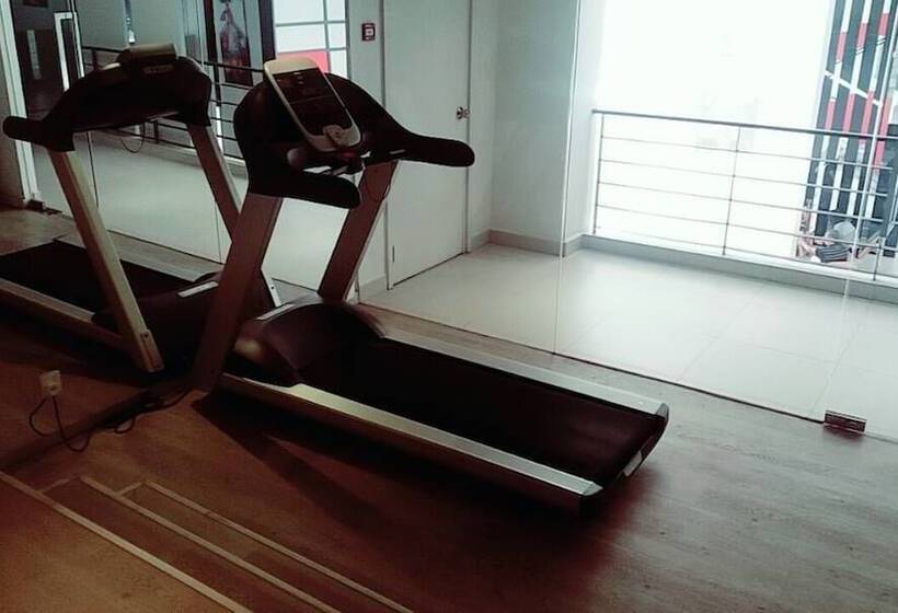 בית מלון כפרי Neo+ Penang By Aston