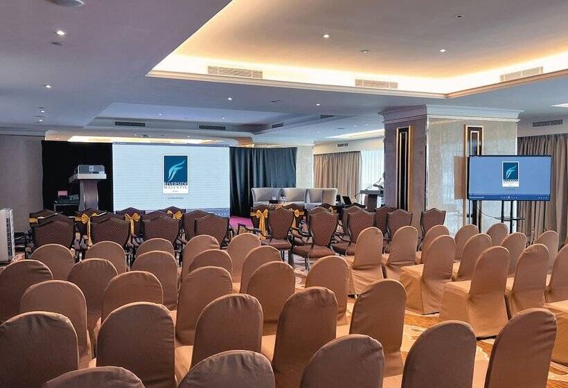 Отель Puteri Wing  Riverside Majestic