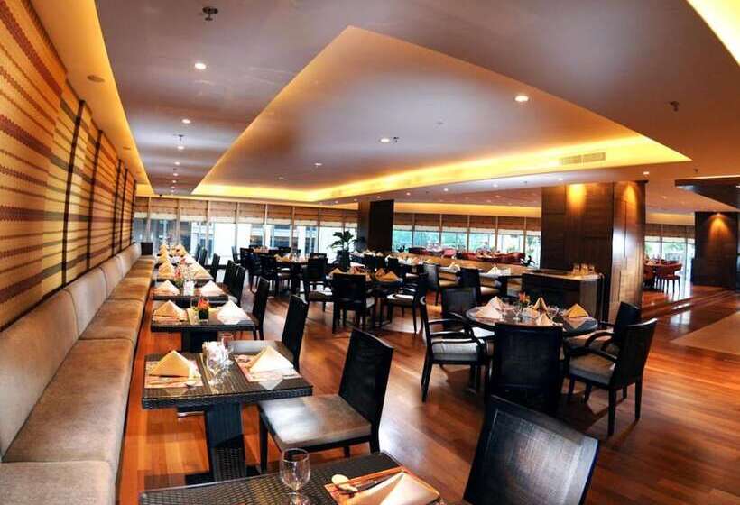 Отель Puteri Wing  Riverside Majestic