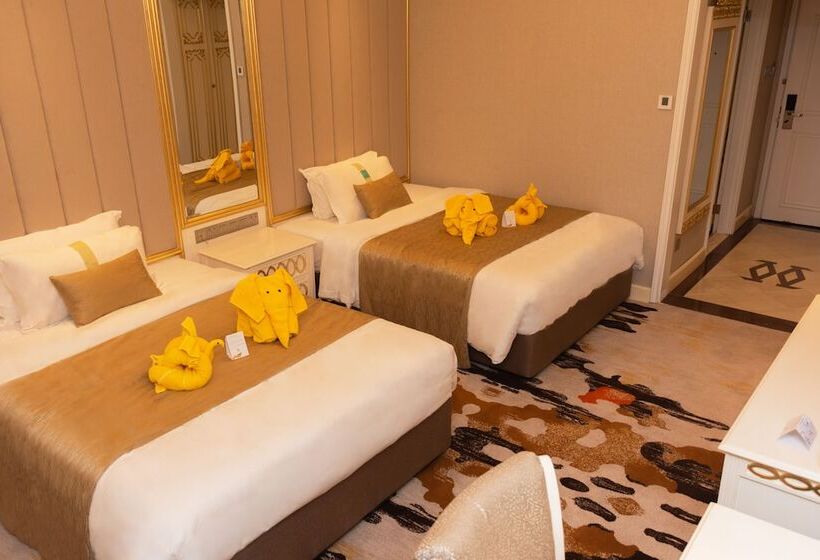 Отель Puteri Wing  Riverside Majestic