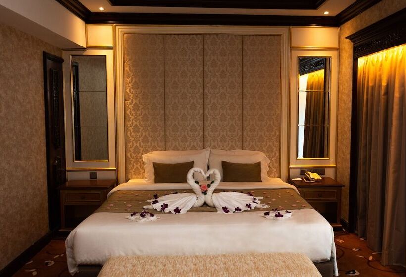 Отель Puteri Wing  Riverside Majestic