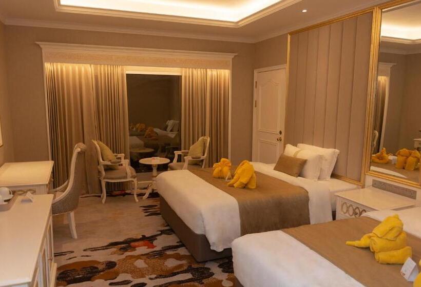 Отель Puteri Wing  Riverside Majestic