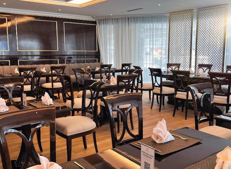 Отель Puteri Wing  Riverside Majestic