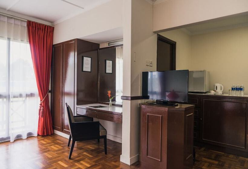 酒店 Shah S Village