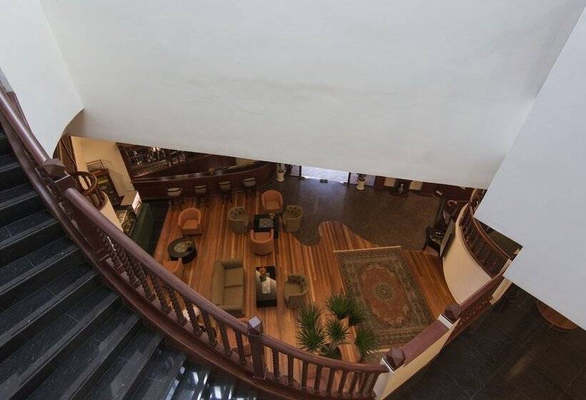 酒店 Shah S Village