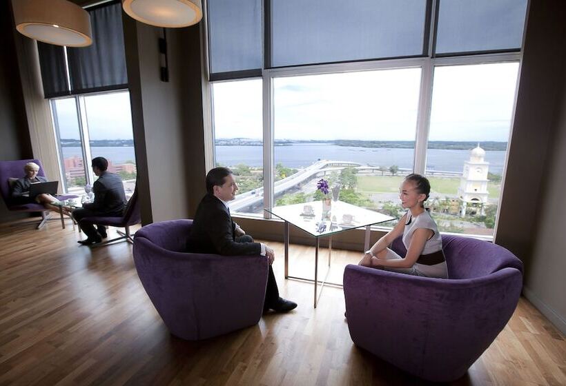 בית מלון כפרי Thistle Johor Bahru