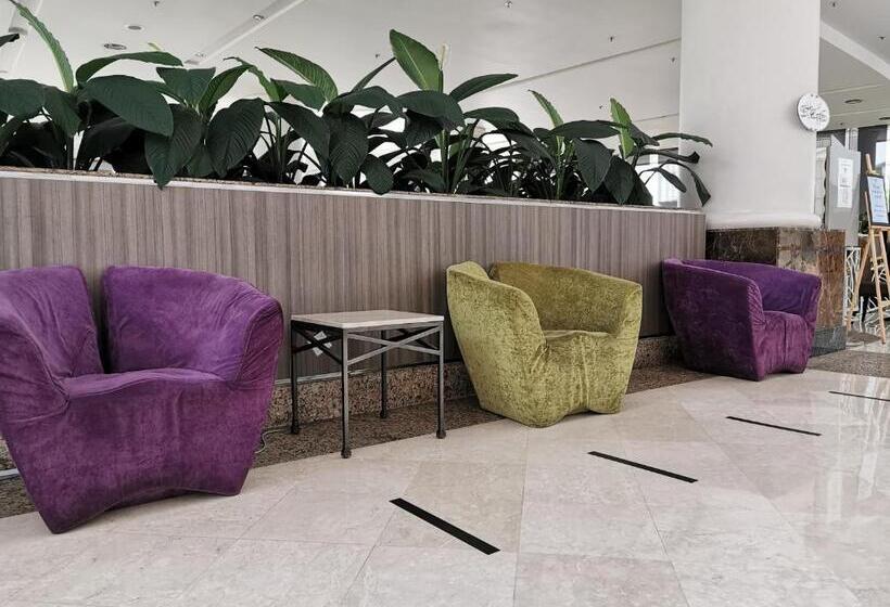 בית מלון כפרי Thistle Johor Bahru