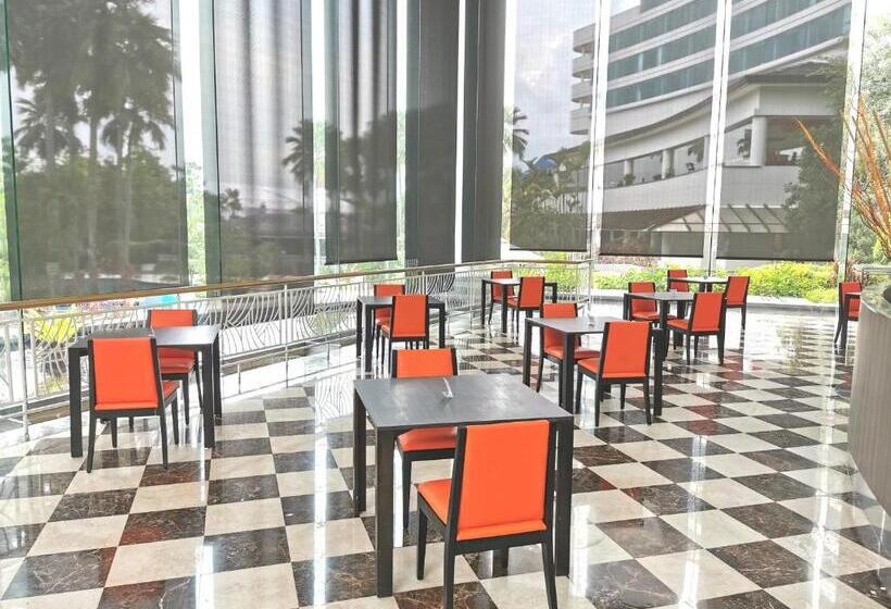 בית מלון כפרי Thistle Johor Bahru