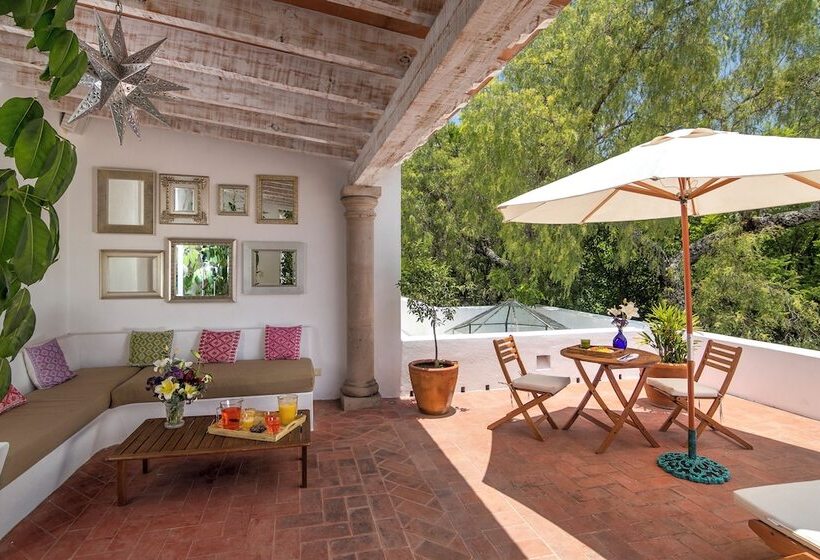 Отель Villa Santa Monica