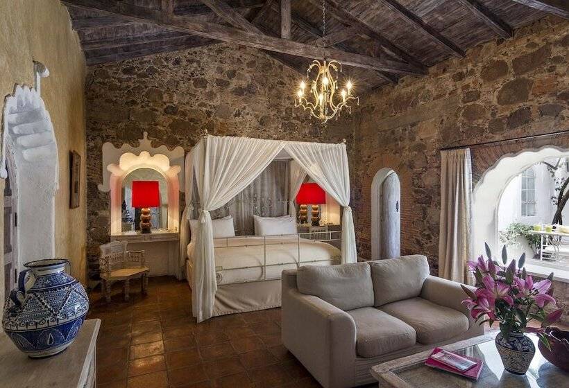 Отель Villa Santa Monica