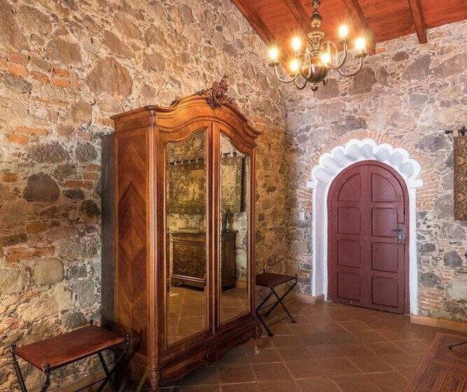 Отель Villa Santa Monica