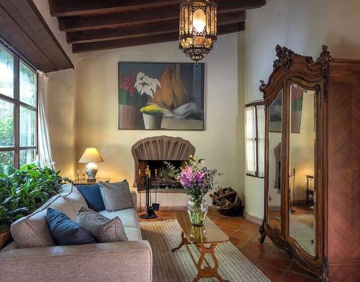 Отель Villa Santa Monica