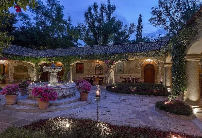 Отель Villa Santa Monica