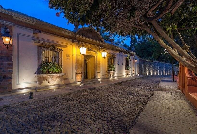 Отель Villa Santa Monica