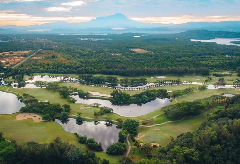 אתר נופש Shangri La Rasa Ria, Kota Kinabalu