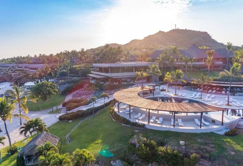 Four Seasons Resort Punta Mita