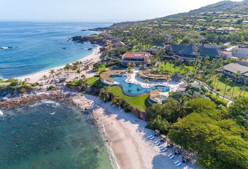 Four Seasons Resort Punta Mita