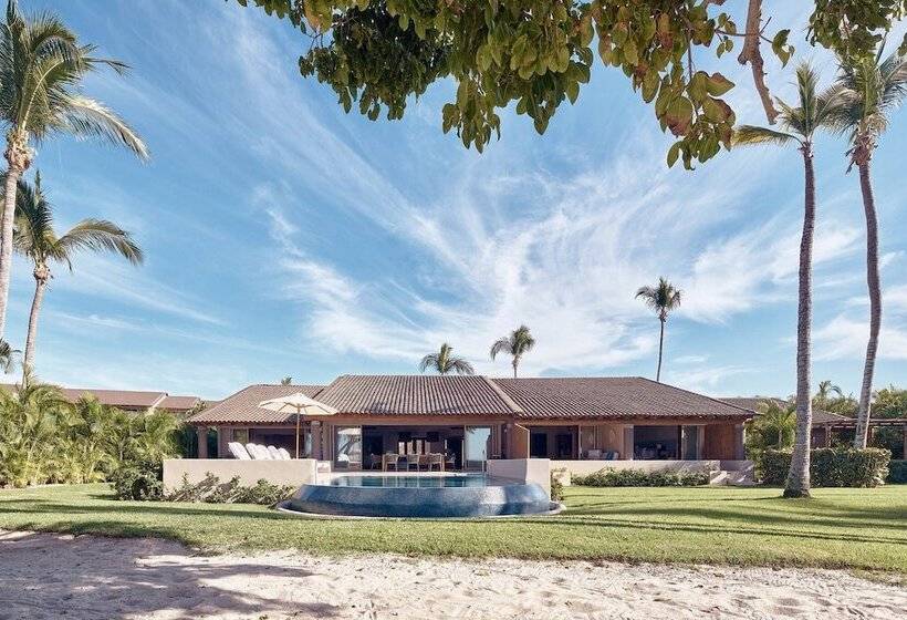 Four Seasons Resort Punta Mita