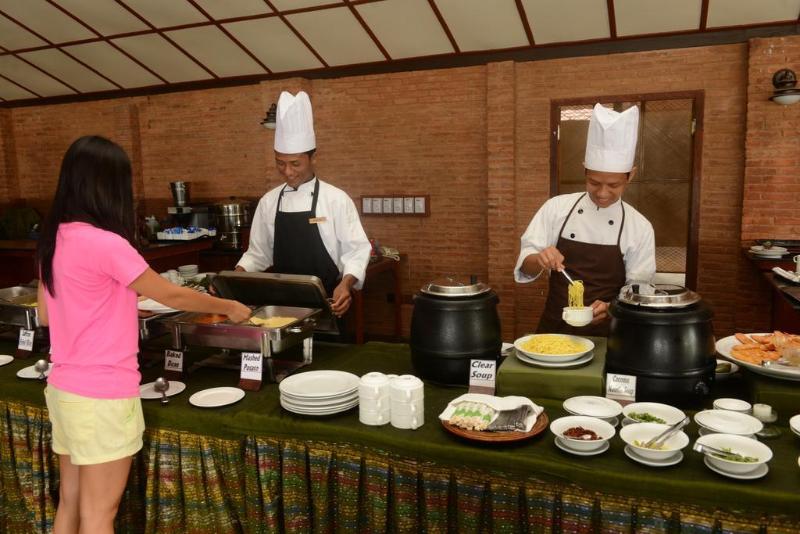 Отель Bagan Thiripyitsaya Sanctuary Resort