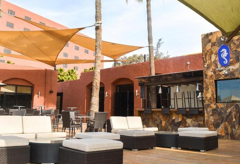 ホテル Coral & Marina