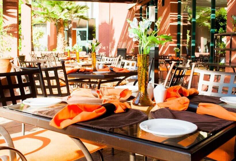 ホテル Coral & Marina