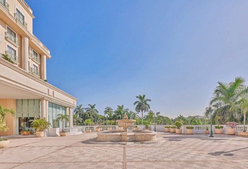 Отель Fiesta Americana Merida