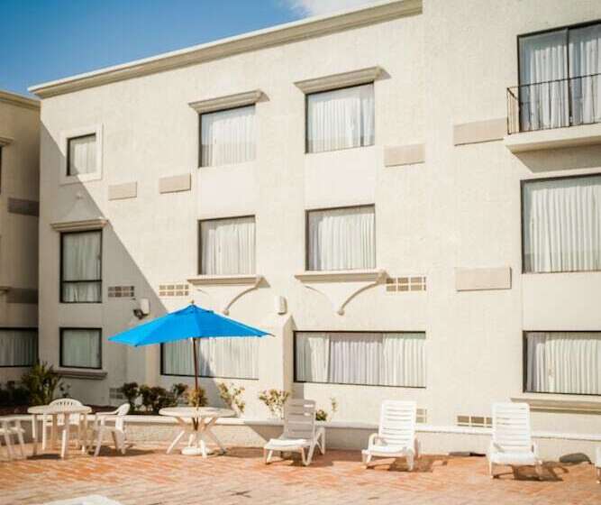 فندق Fiesta Inn Monclova