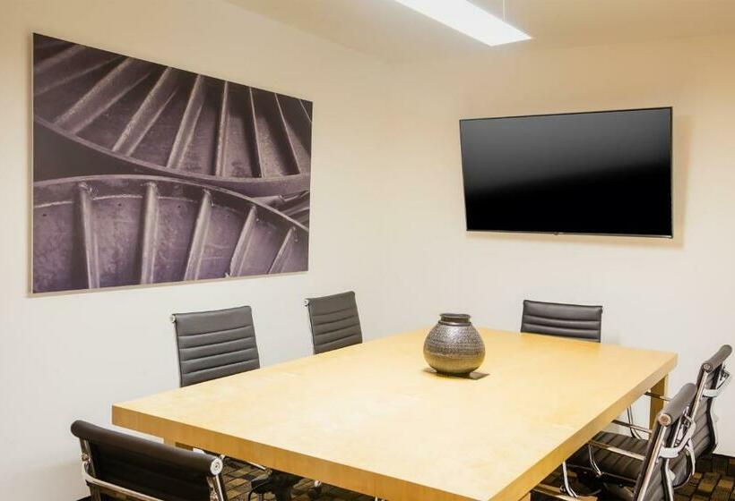 فندق Fiesta Inn Express Perinorte