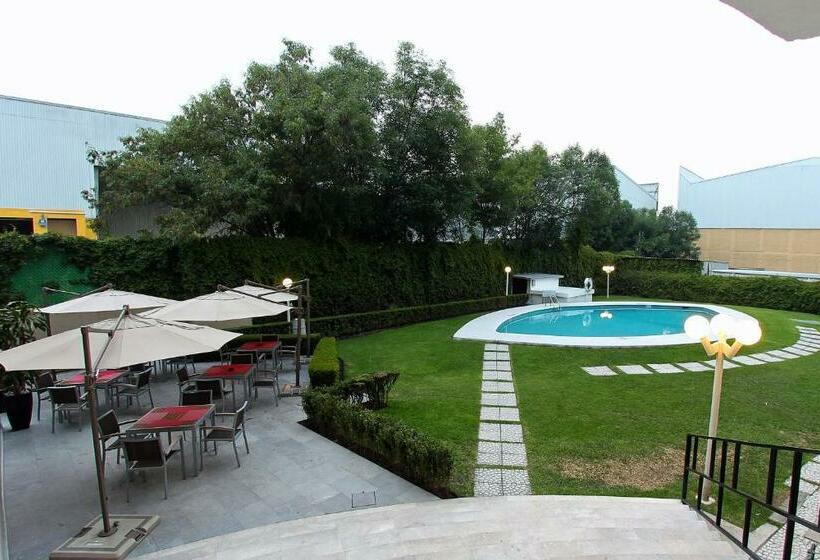 فندق Fiesta Inn Express Perinorte