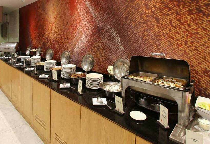 فندق Fiesta Inn Express Perinorte