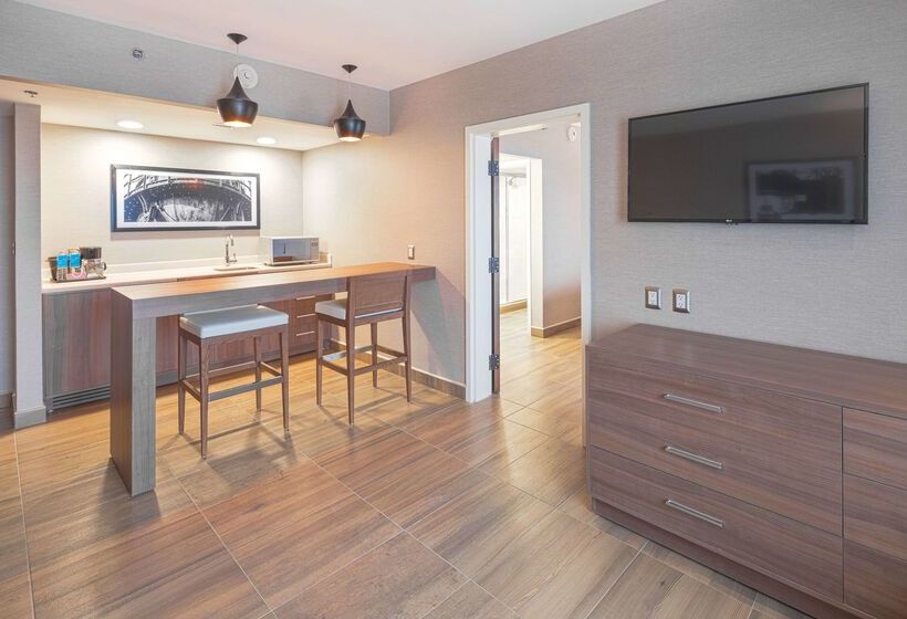 ホテル Hampton Inn By Hilton Monterrey/galeríasobispado