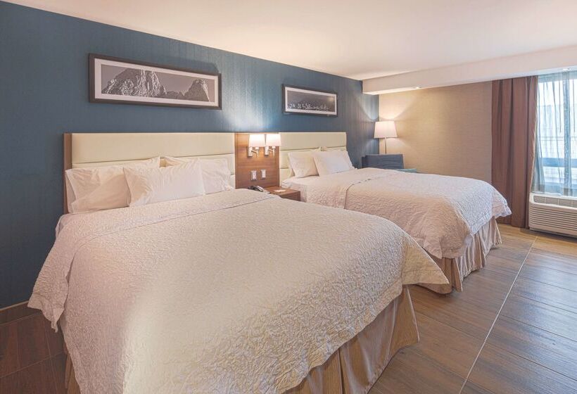 ホテル Hampton Inn By Hilton Monterrey/galeríasobispado