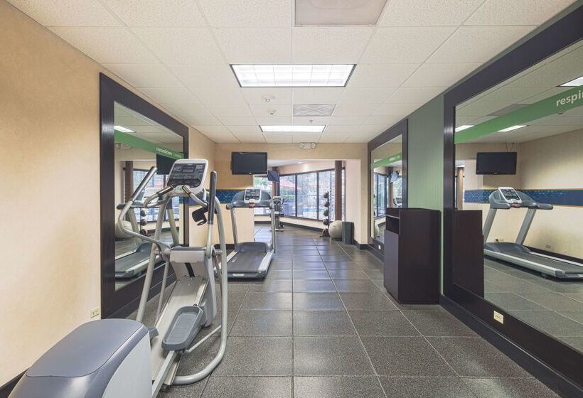 ホテル Hampton Inn By Hilton Monterrey/galeríasobispado