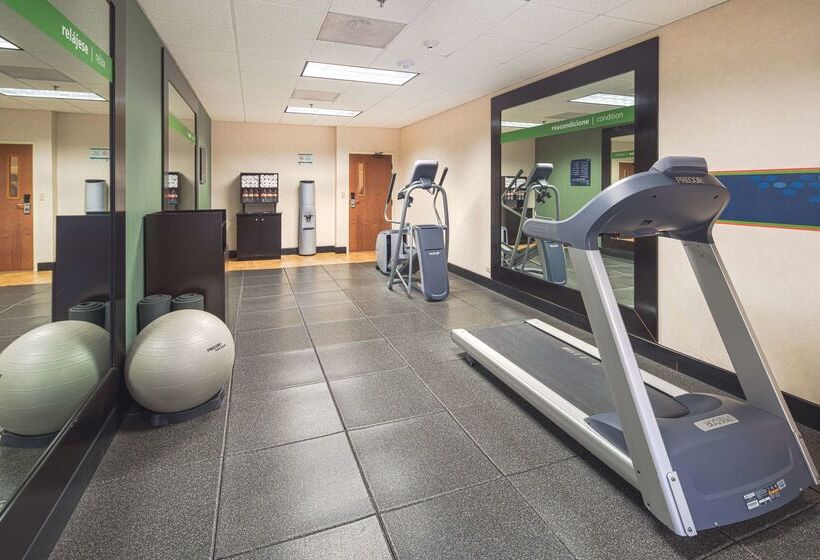 ホテル Hampton Inn By Hilton Monterrey/galeríasobispado