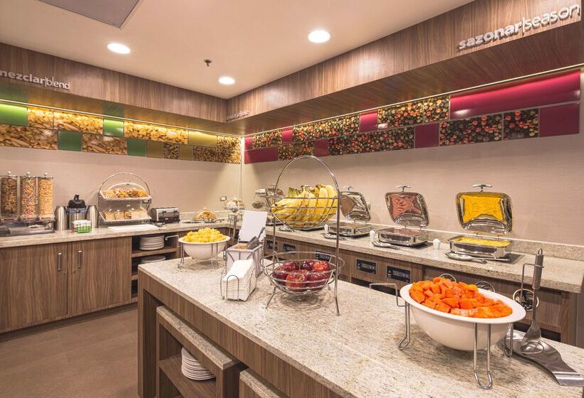 ホテル Hampton Inn By Hilton Monterrey/galeríasobispado