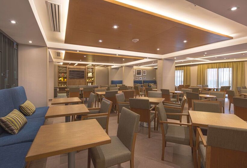 ホテル Hampton Inn By Hilton Monterrey/galeríasobispado