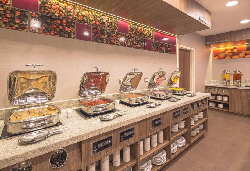 ホテル Hampton Inn By Hilton Monterrey/galeríasobispado