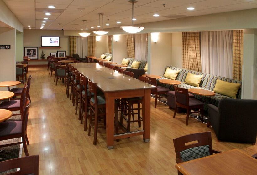 ホテル Hampton Inn By Hilton Monterrey/galeríasobispado