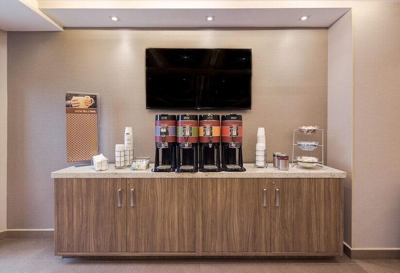 ホテル Hampton Inn By Hilton Monterrey/galeríasobispado