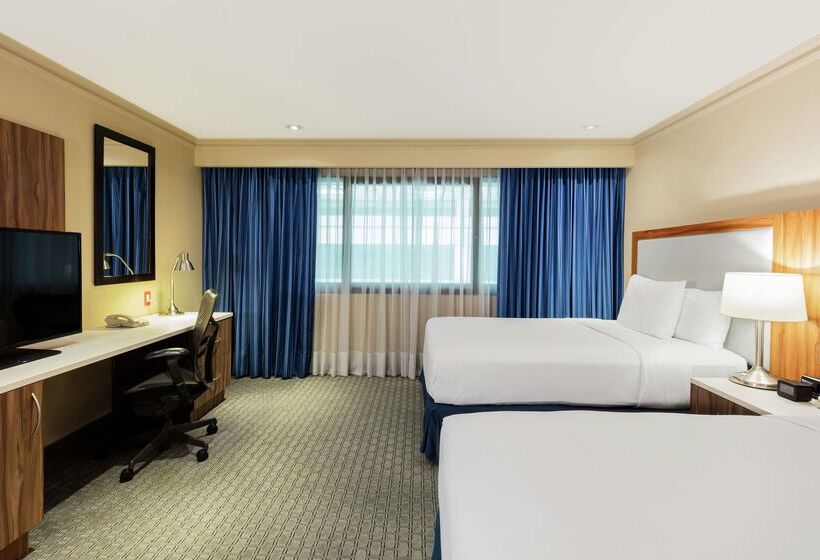 هتل Hilton Mexico City Airport