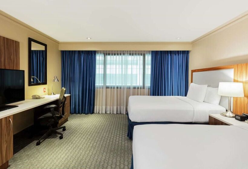 هتل Hilton Mexico City Airport