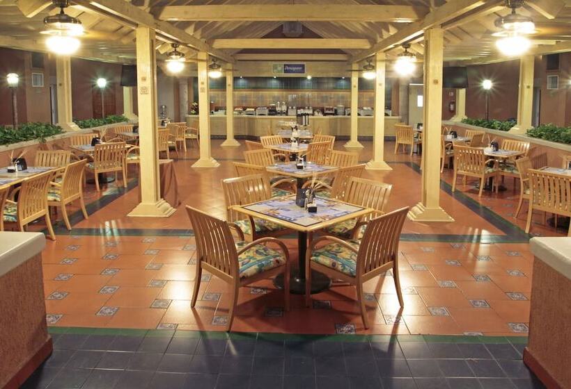 호텔 Holiday Inn Express Monterrey Galerias San Jeronimo, An Ihg