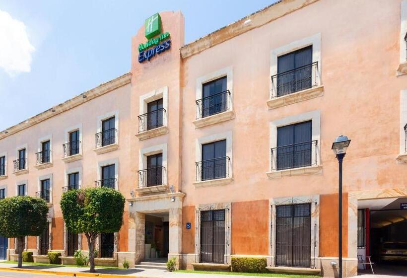 Отель Holiday Inn Express Oaxaca Centro Historico, An Ihg